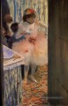 danseuse dans son dressing 1 Edgar Degas
